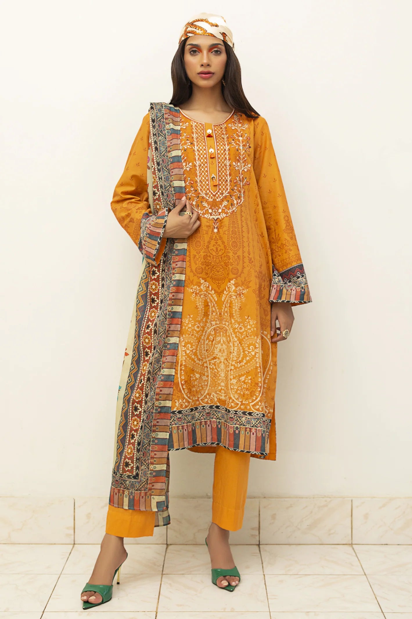 3PC Unstitched Cambric Printed Suit - Diners