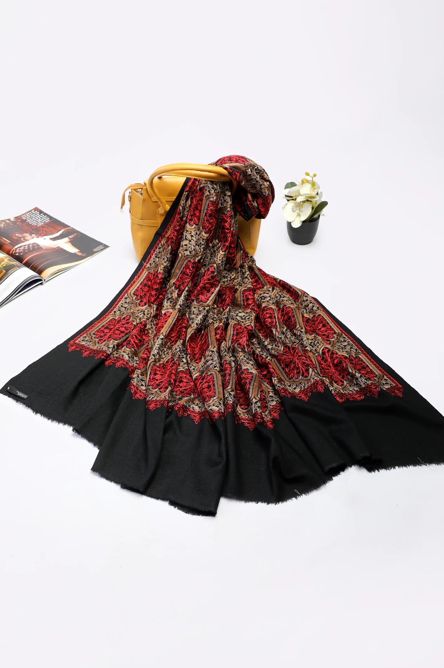 Black Pashmina Wool Ladies Shawl From Diners