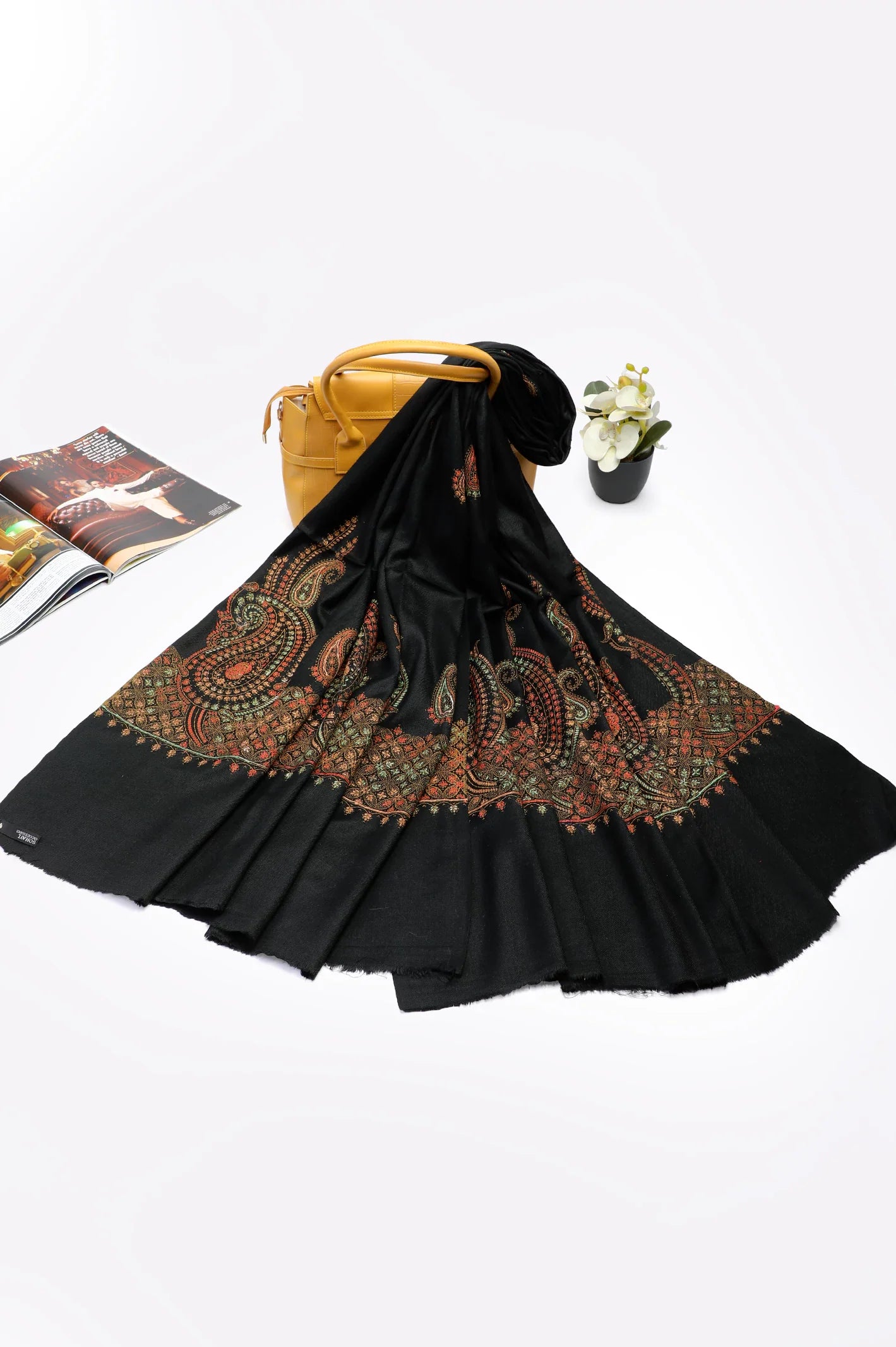 Black Pashmina Wool Ladies Shawl From Diners