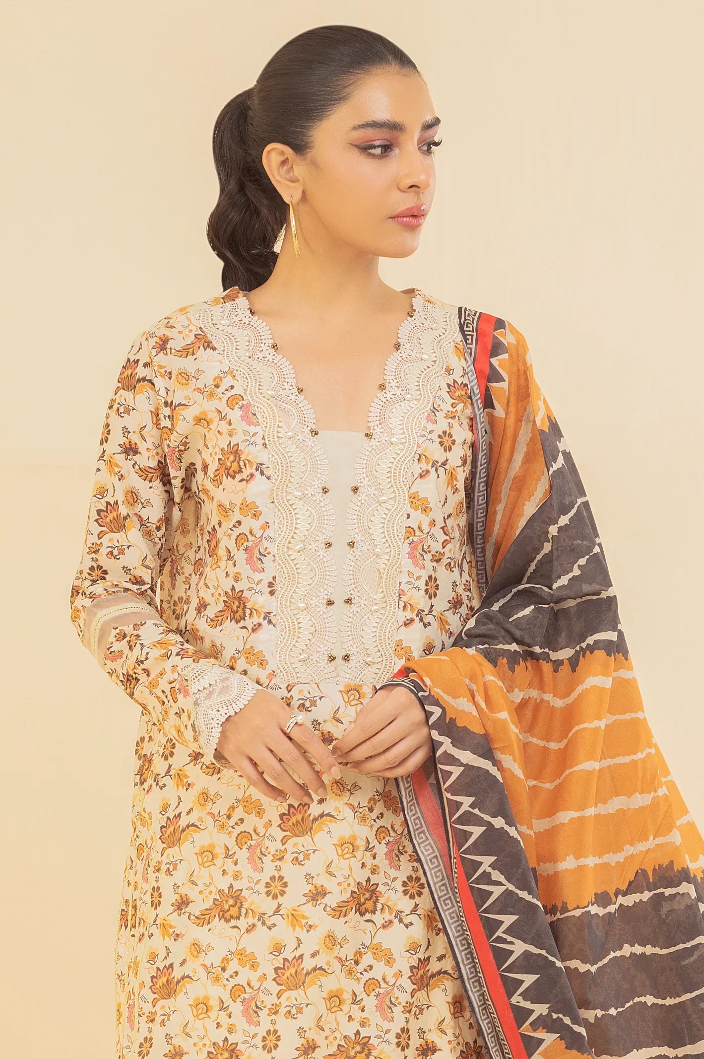 3PC Lawn Unstitched Printed Suit - Diners