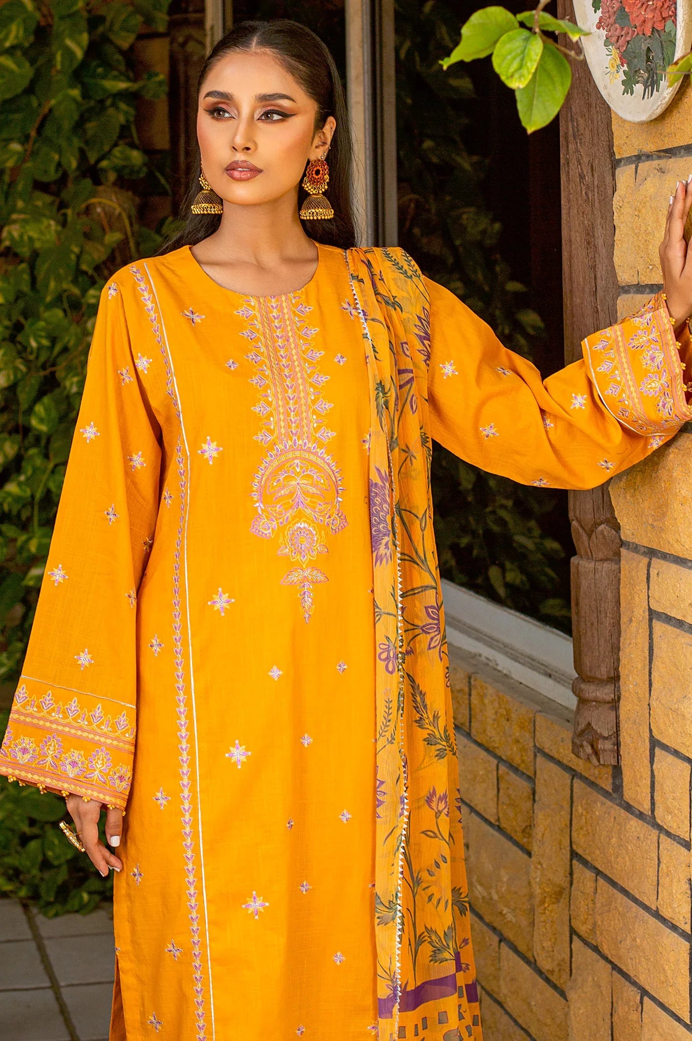 3PC Unstitched Crosshatch Embroidered Suit