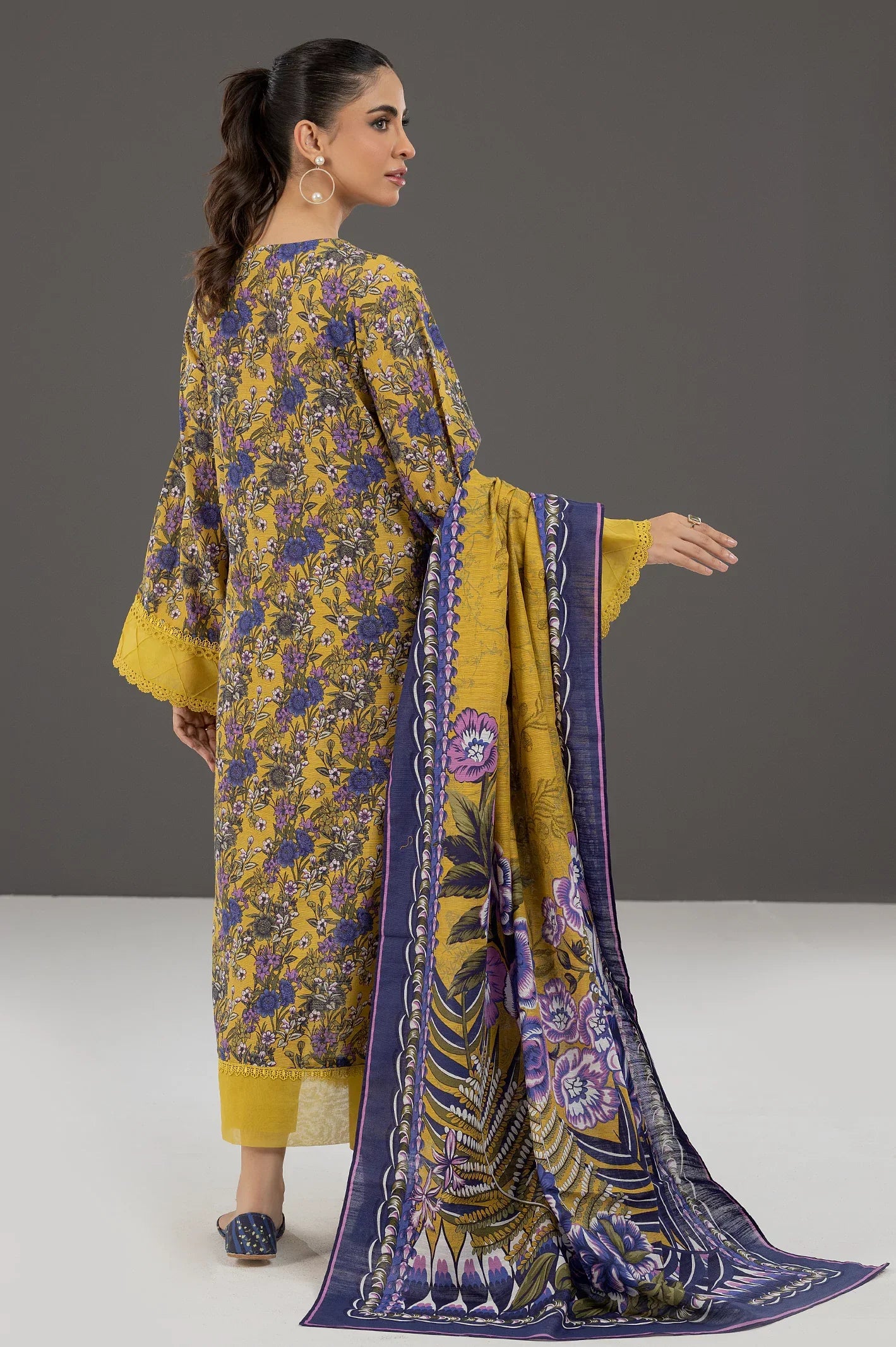 Khaddar Printed 3PC Unstitched Suit From Sohaye By Diners